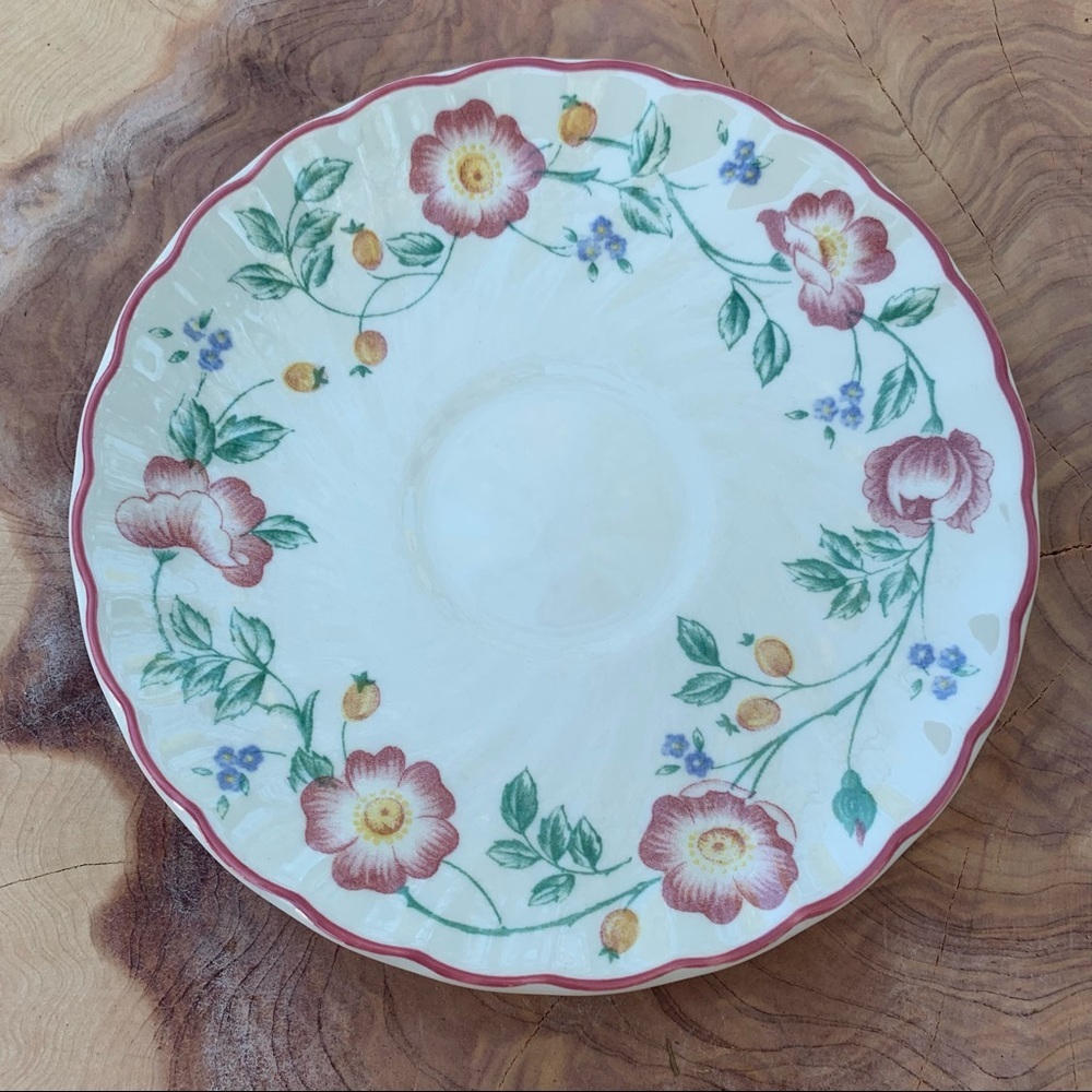 2 X Churchill Staffordshire England Briar Rose Floral cup and saucer sets - Picture 11 of 13